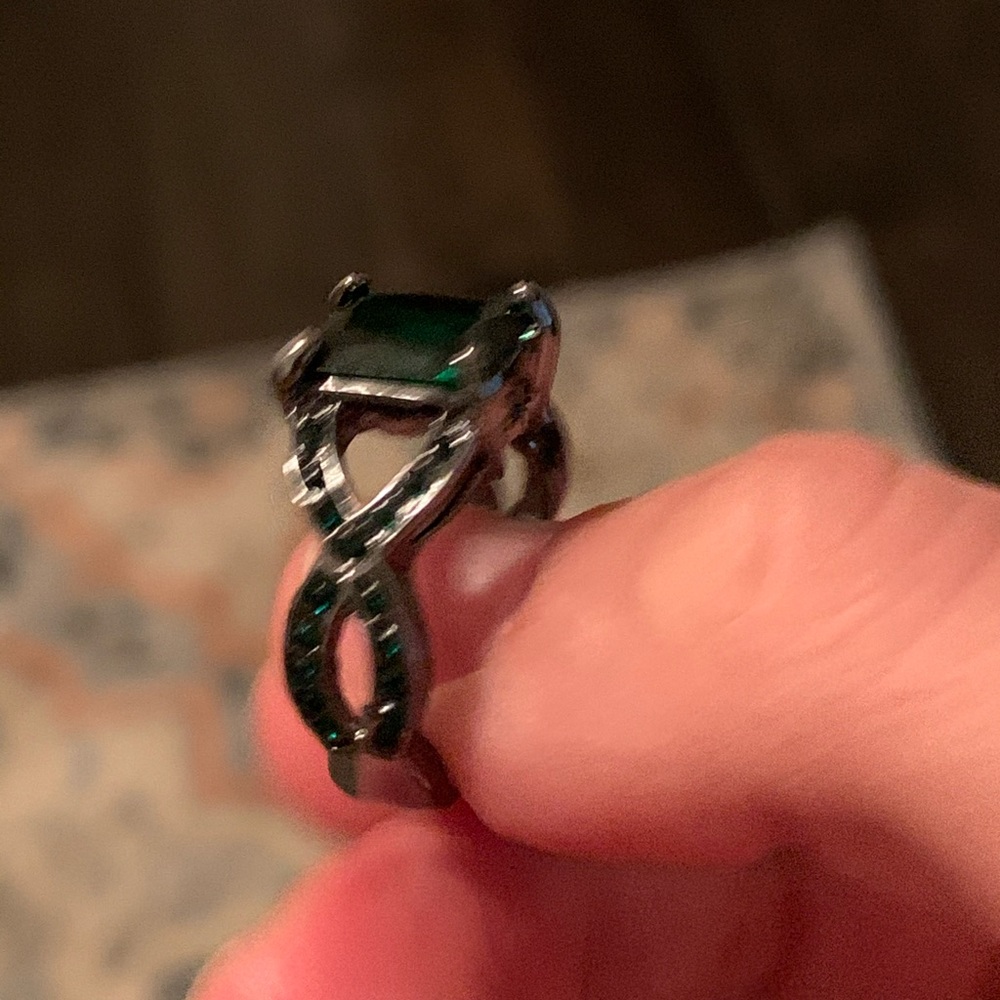 Green Emerald Ring Zircon Black Gold Filled Cross - Picture 4 of 6